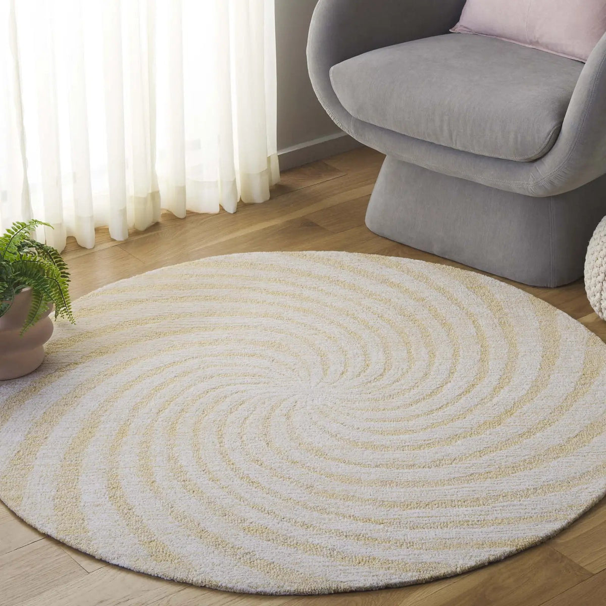 Safavieh Novelty 3'-0" x 3'-0" Rug in Light Gold / Ivory