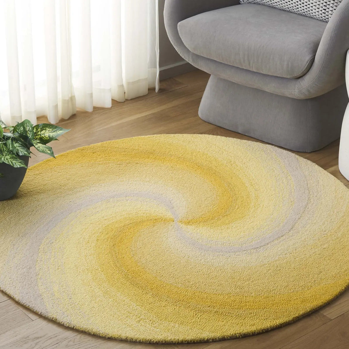 Safavieh Novelty 3'-0" x 3'-0" Rug in Gold / Grey