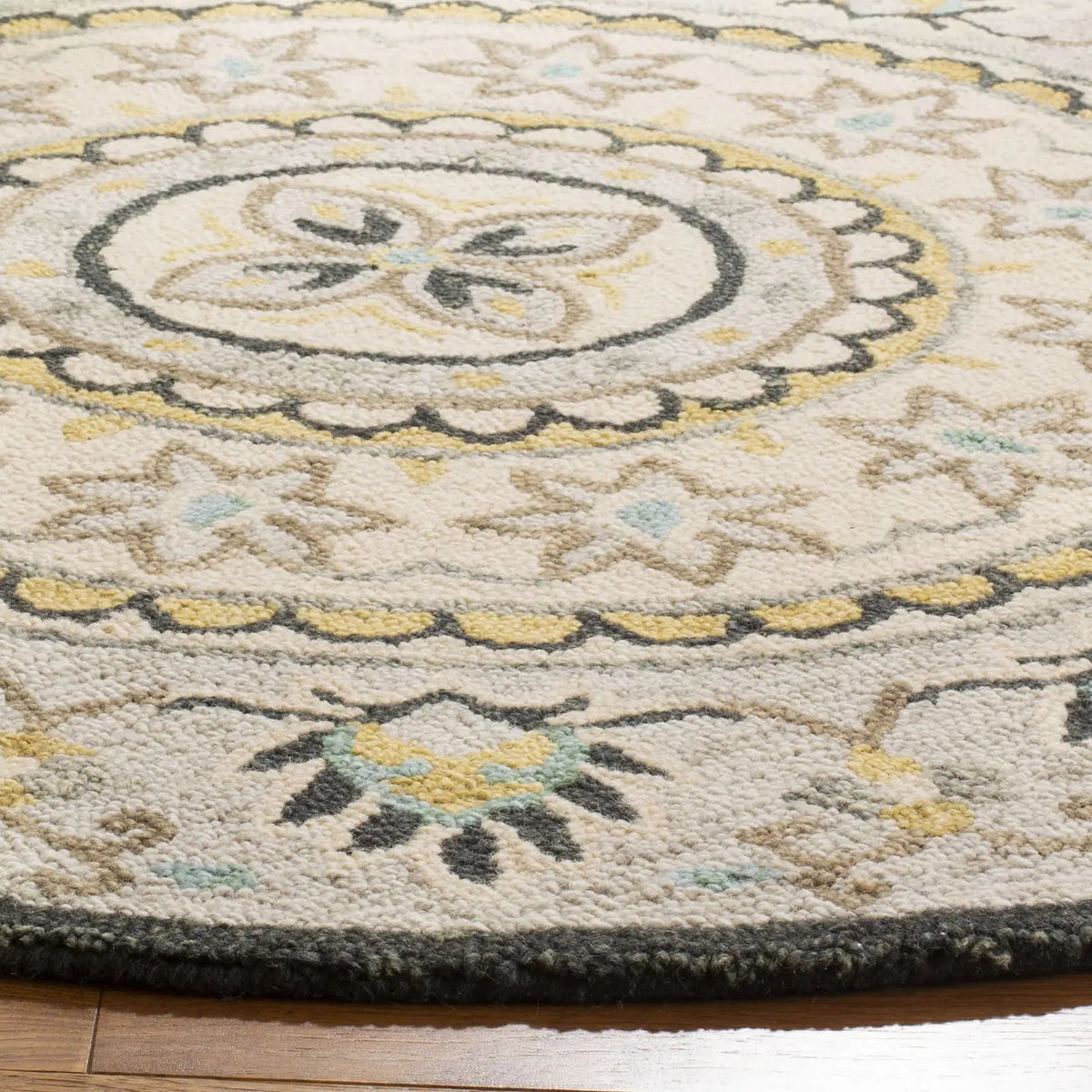 Safavieh Novelty 5'-0" x 5'-0" Rug in Ivory / Grey