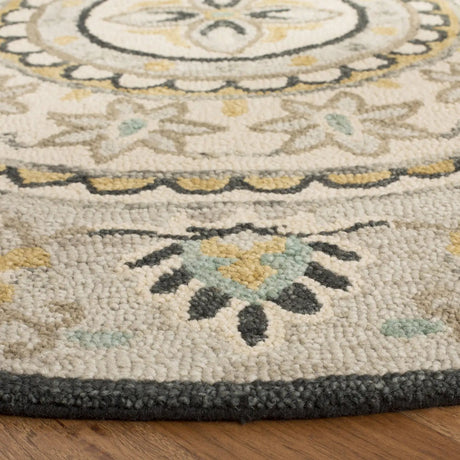 Safavieh Novelty 6'-0" x 6'-0" Rug in Ivory / Grey