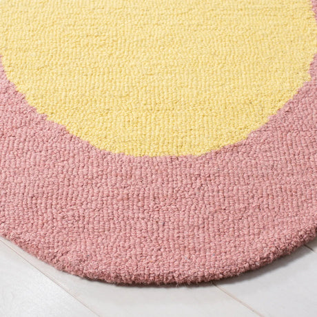 Safavieh Novelty 6'-0" x 6'-0" Rug in Pink / Yellow