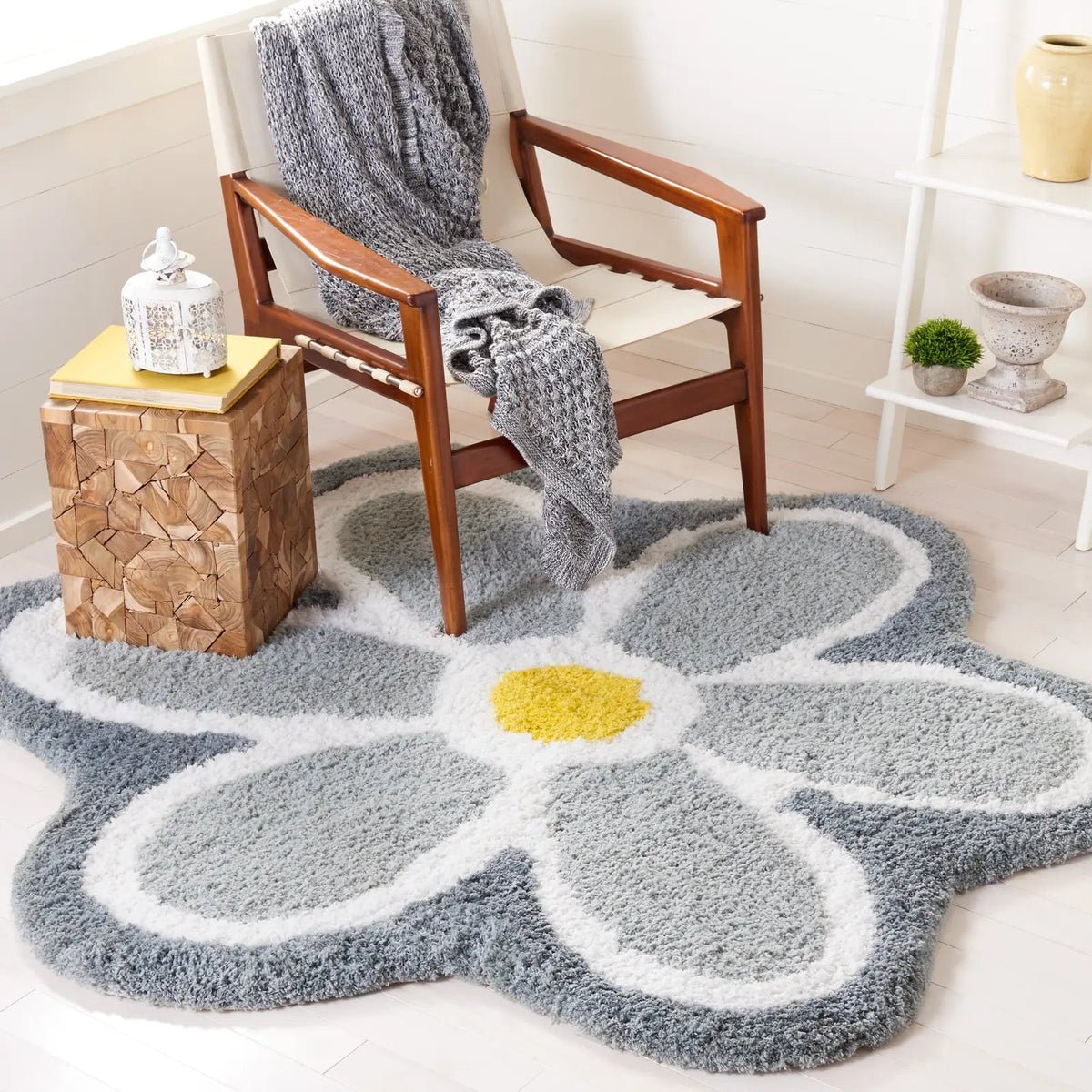 Safavieh Novelty 6'-0" x 6'-0" Rug in Ivory / Grey