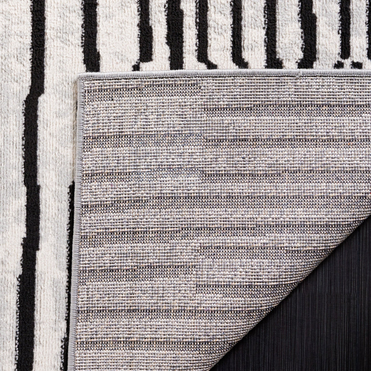 Safavieh Odyssey Ody814F Grey/Black Rug.