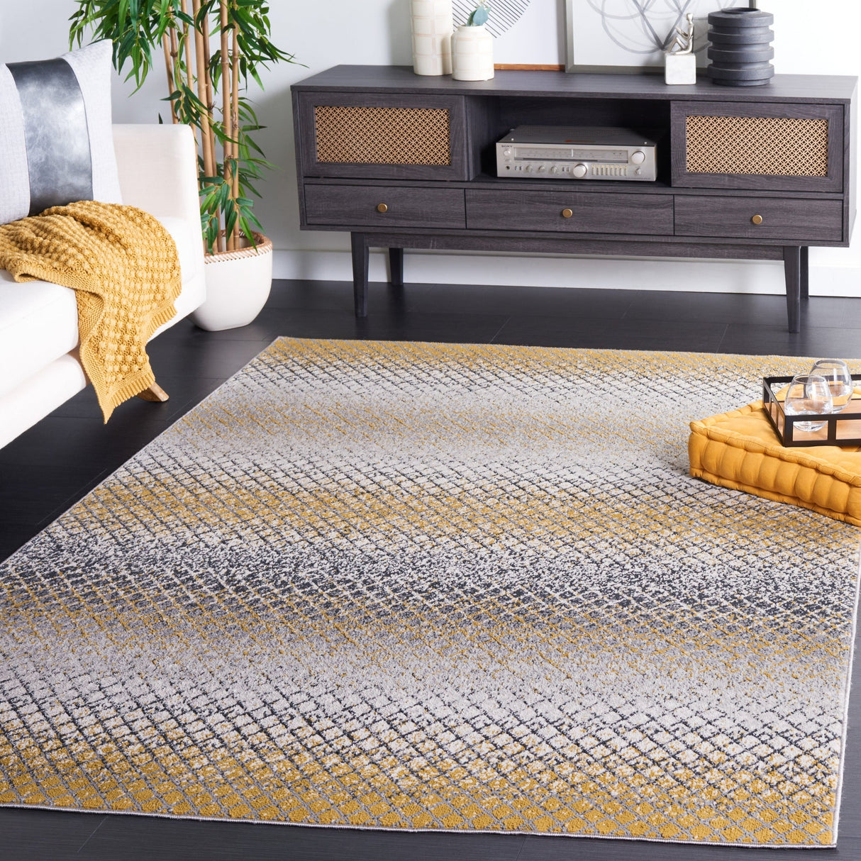 Safavieh Odyssey Ody828D Gold/Grey Rug.