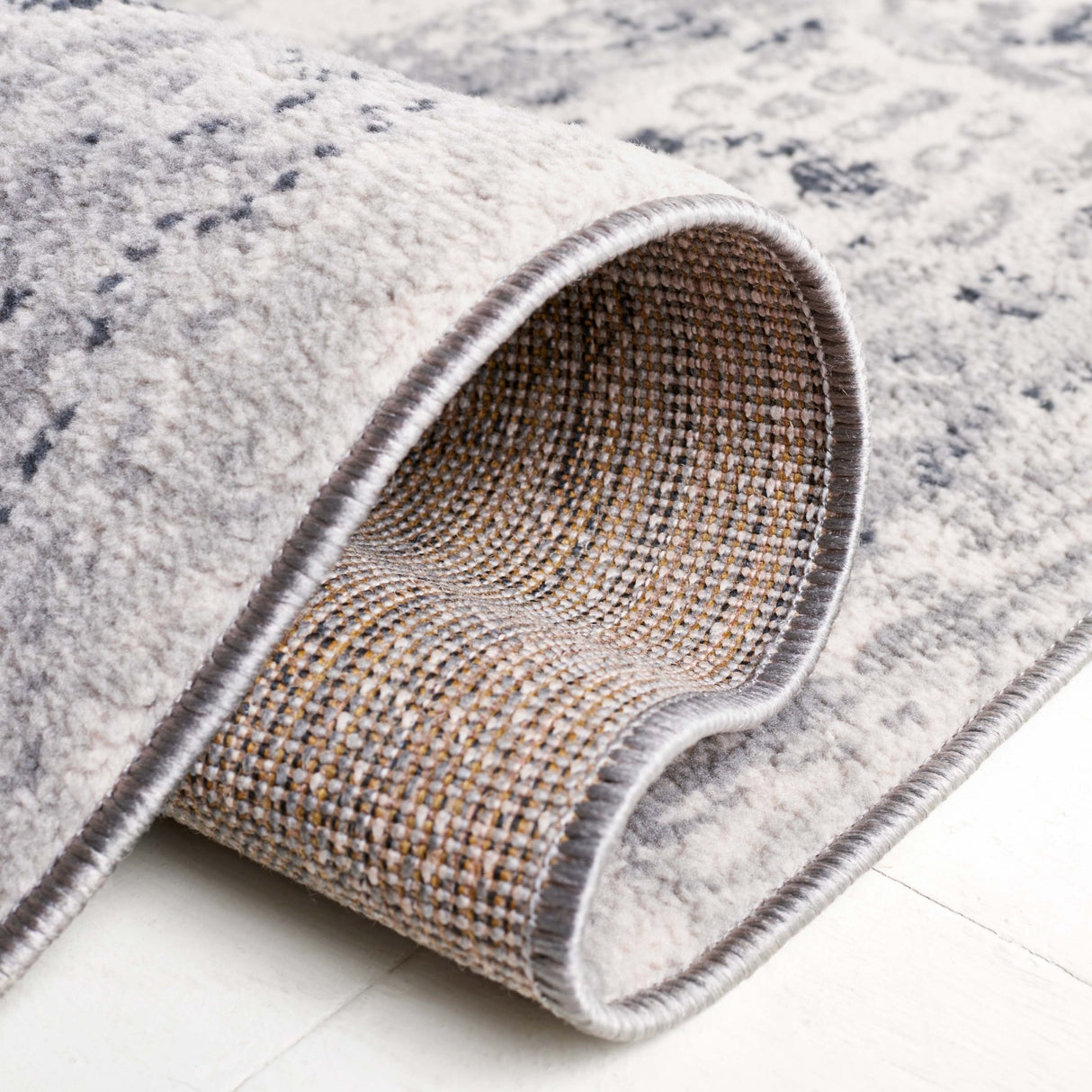 Safavieh Odyssey Ody856F Grey/Ivory Rug.