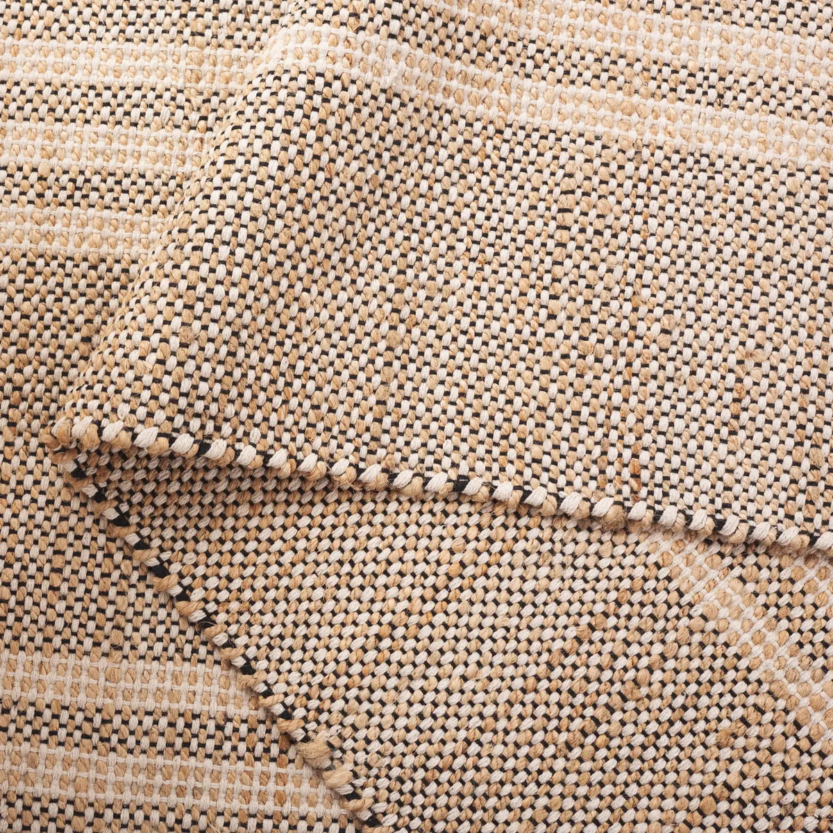 Safavieh Organica 4'-0" x 6'-0" Rug in Natural / Black