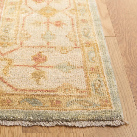 Safavieh Oushak 6'-0" x 9'-0" Rug in Soft Green / Ivory