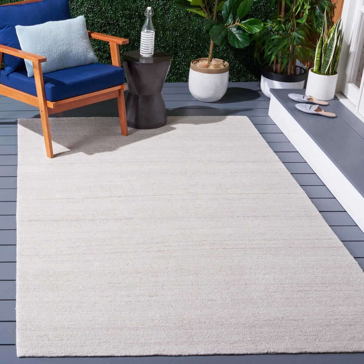 Safavieh Outdoor Micro-Loop Omp101B Beige Rug.