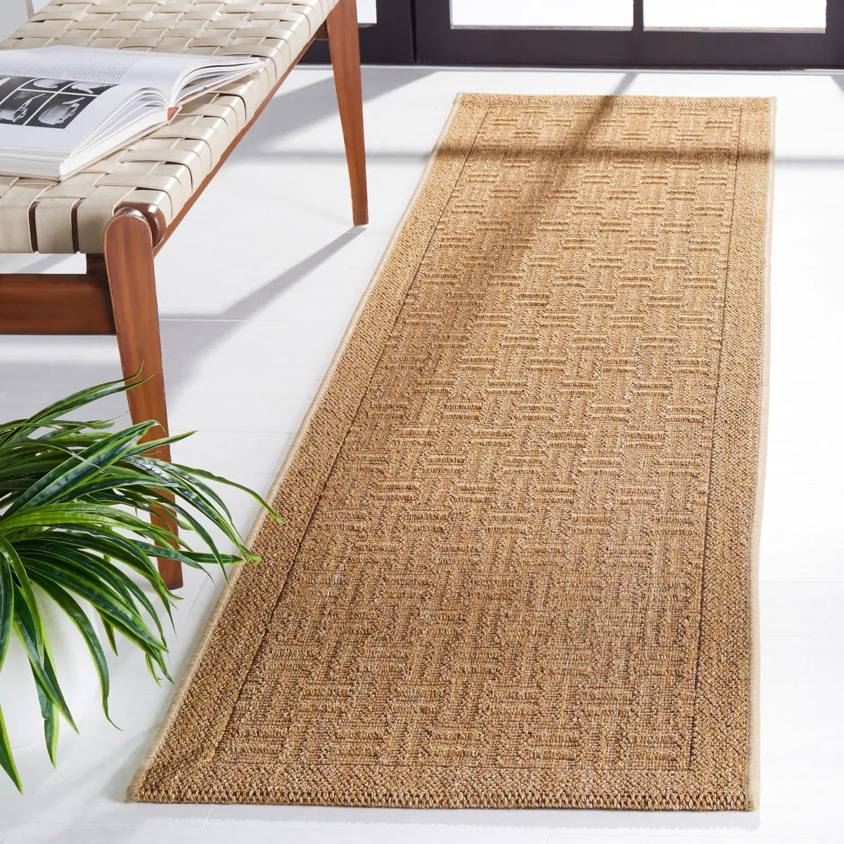 Safavieh Palm Beach 2'-0" x 8'-0" Rug in Natural