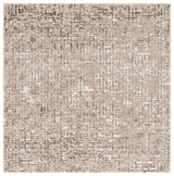 Safavieh Pearl 6'-7" x 6'-7" Rug in Beige / Grey
