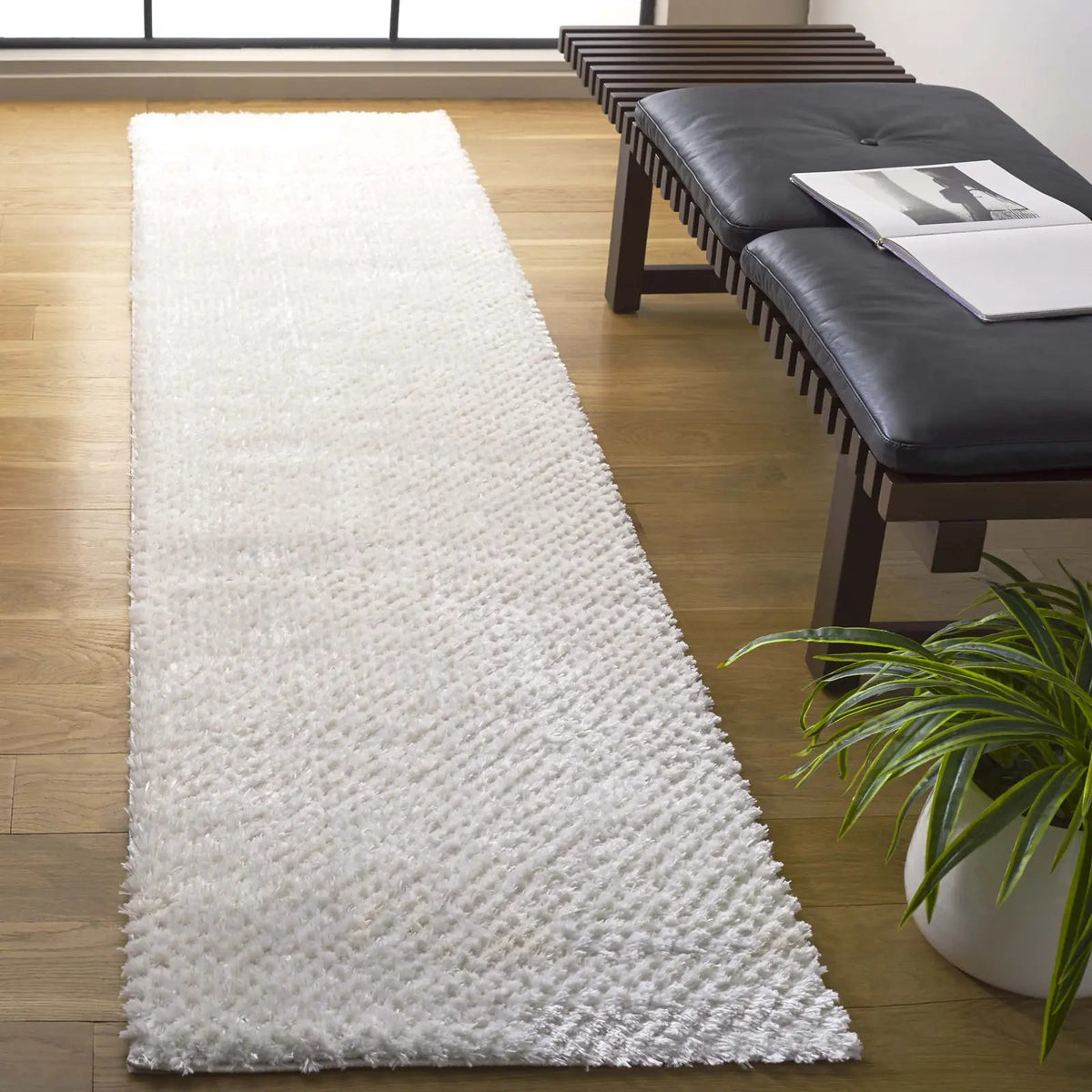 Safavieh Penelope Shag 2'-0" x 8'-0" Rug in Ivory