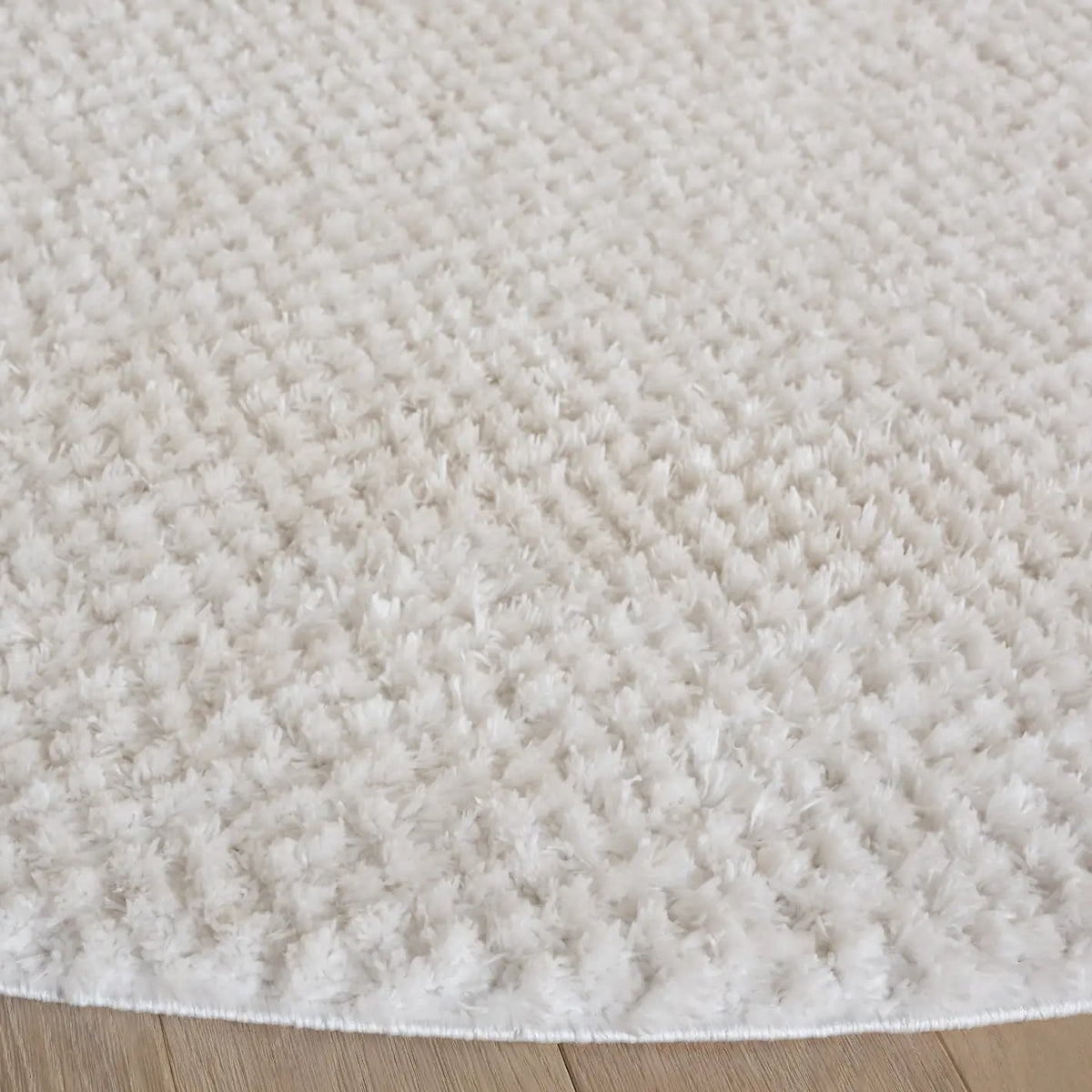 Safavieh Penelope Shag 6'-7" x 6'-7" Rug in Ivory