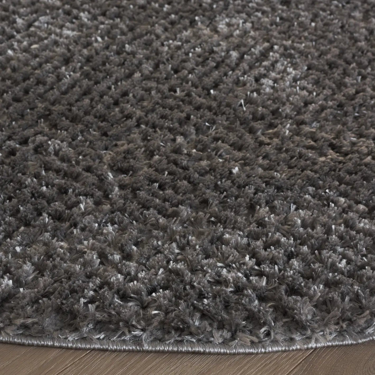 Safavieh Penelope Shag 6'-7" x 6'-7" Rug in Grey