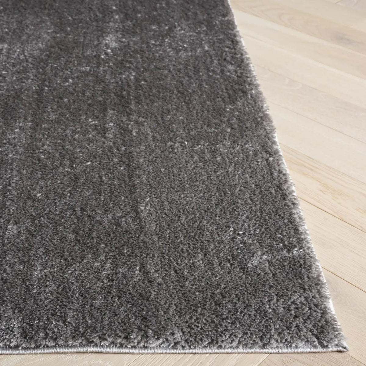Safavieh Penelope Shag 4'-0" x 6'-0" Rug in Grey