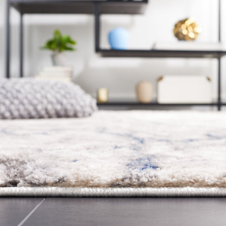 Safavieh Petra Pta106A Ivory/Light Grey Rug.