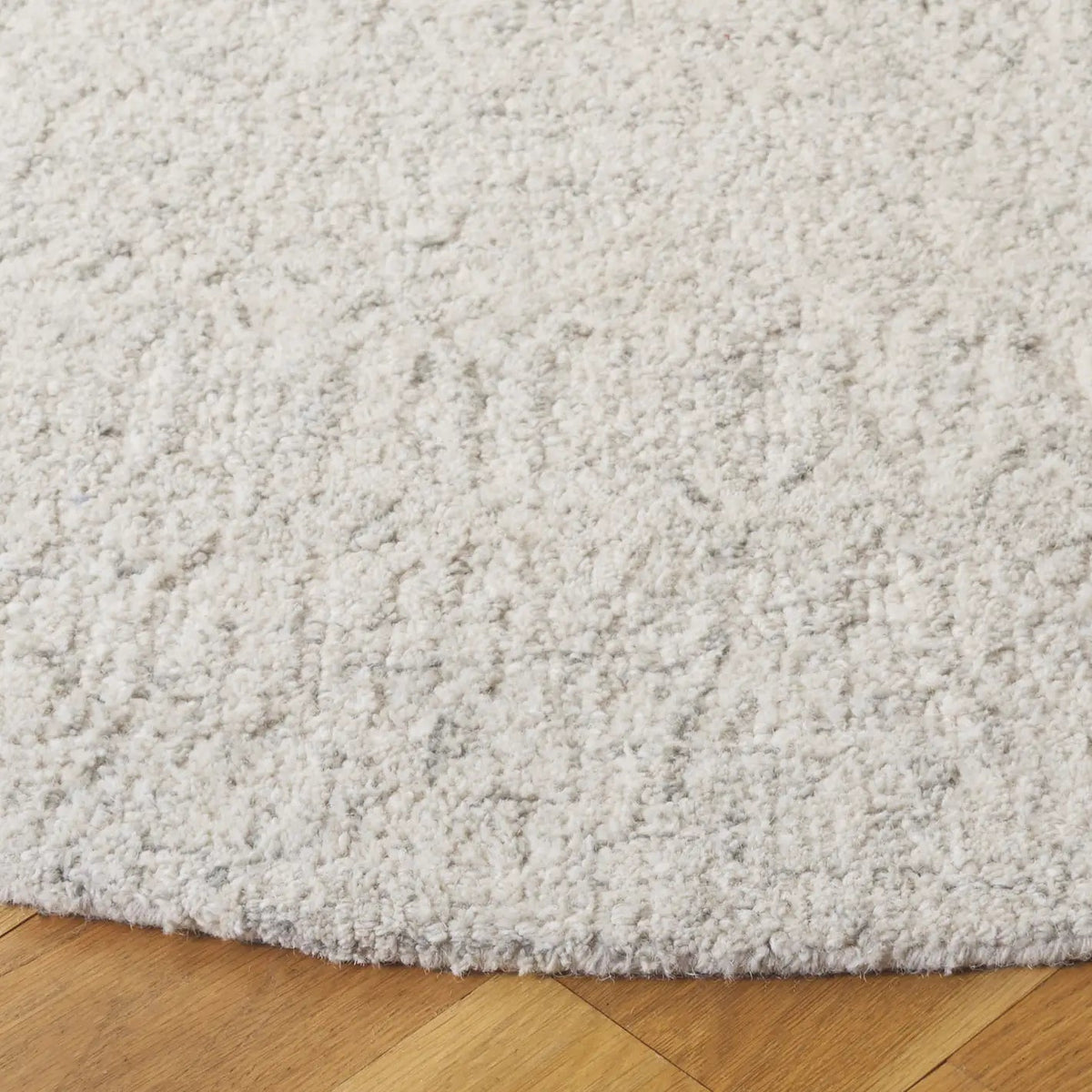 Safavieh Pine 6'-0" x 6'-0" Rug in Silver