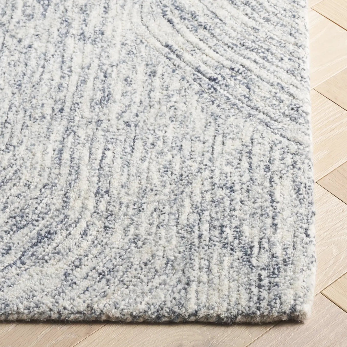 Safavieh Pine 4'-0" x 6'-0" Rug in Dark Grey
