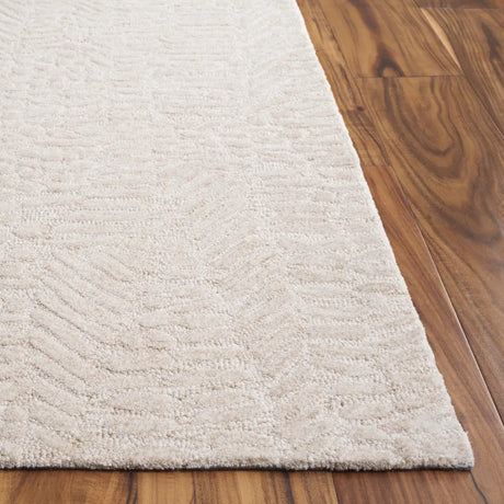 Safavieh Pine 4'-0" x 6'-0" Rug in Beige