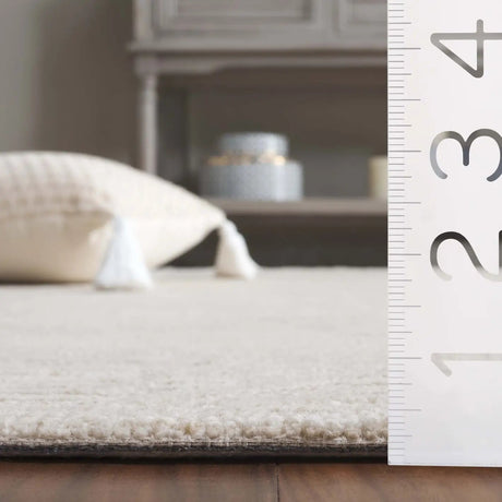 Safavieh Pine 4'-0" x 6'-0" Rug in Beige