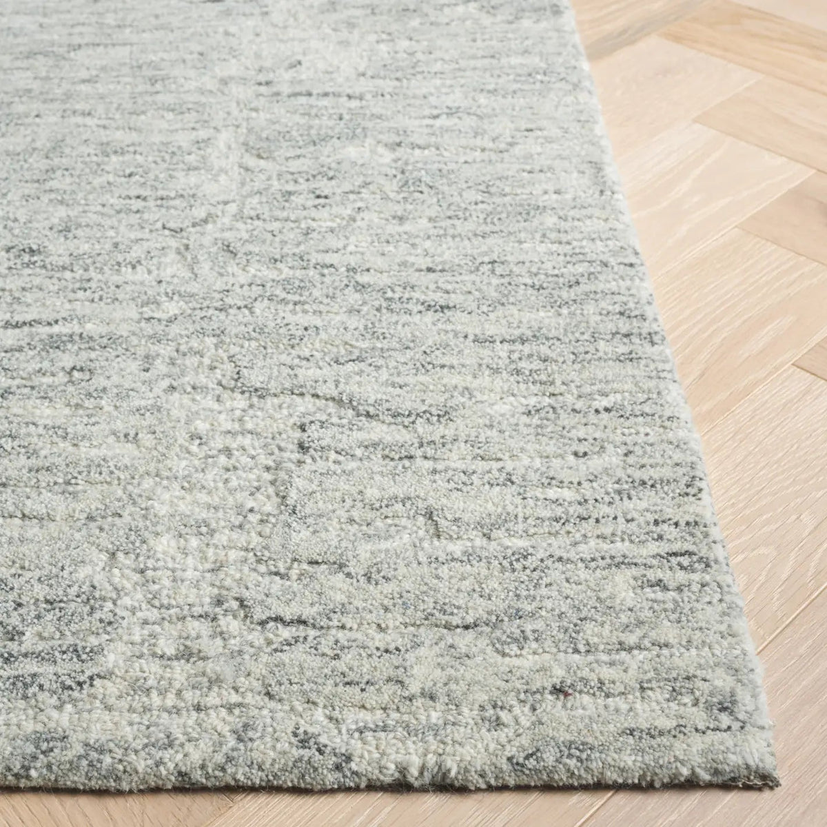 Safavieh Pine 4'-0" x 6'-0" Rug in Grey