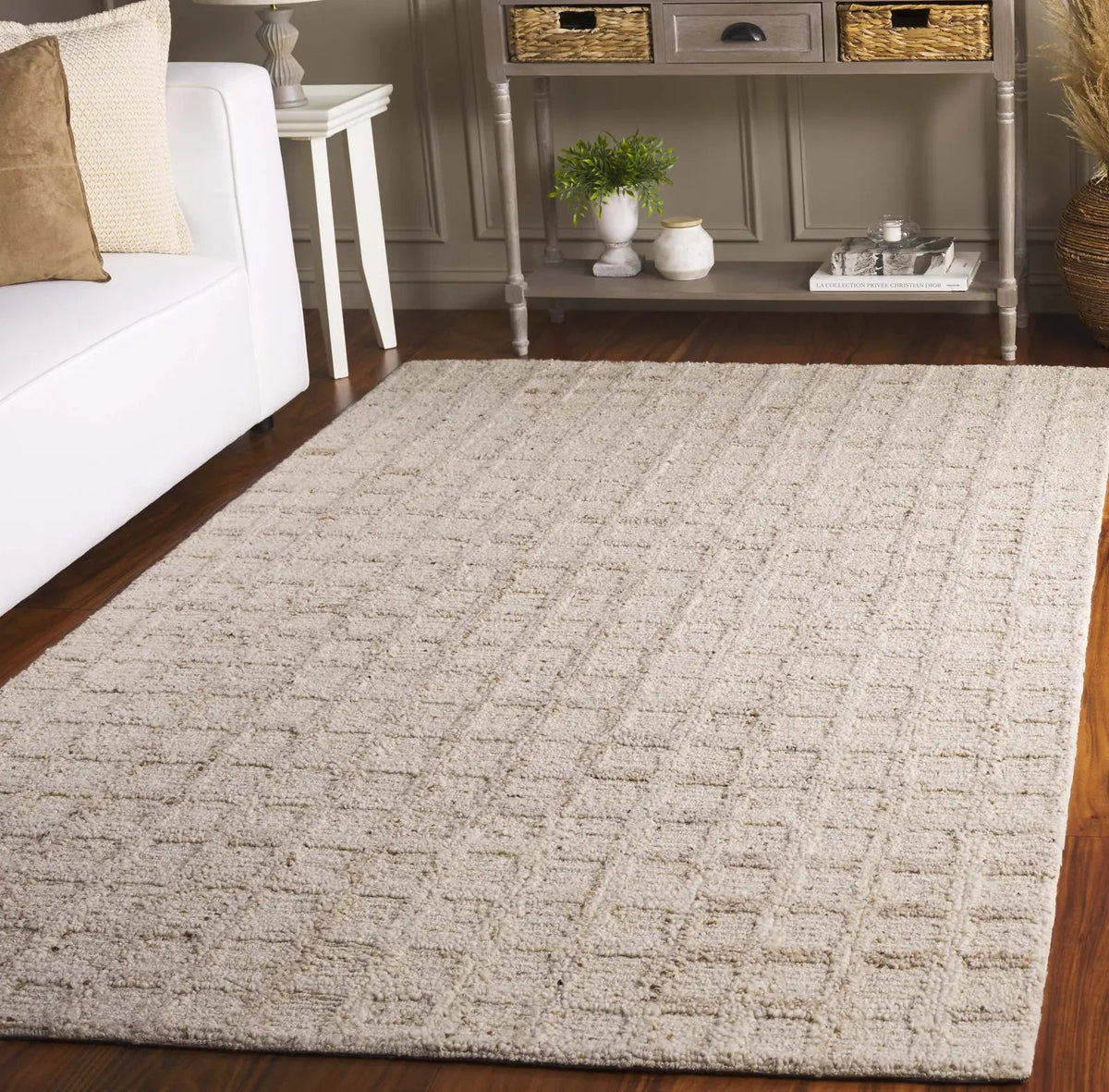 Safavieh Pine 4'-0" x 6'-0" Rug in Beige / Brown