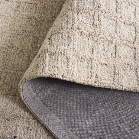 Safavieh Pine 4'-0" x 6'-0" Rug in Beige / Brown