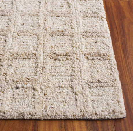Safavieh Pine 4'-0" x 6'-0" Rug in Beige / Brown