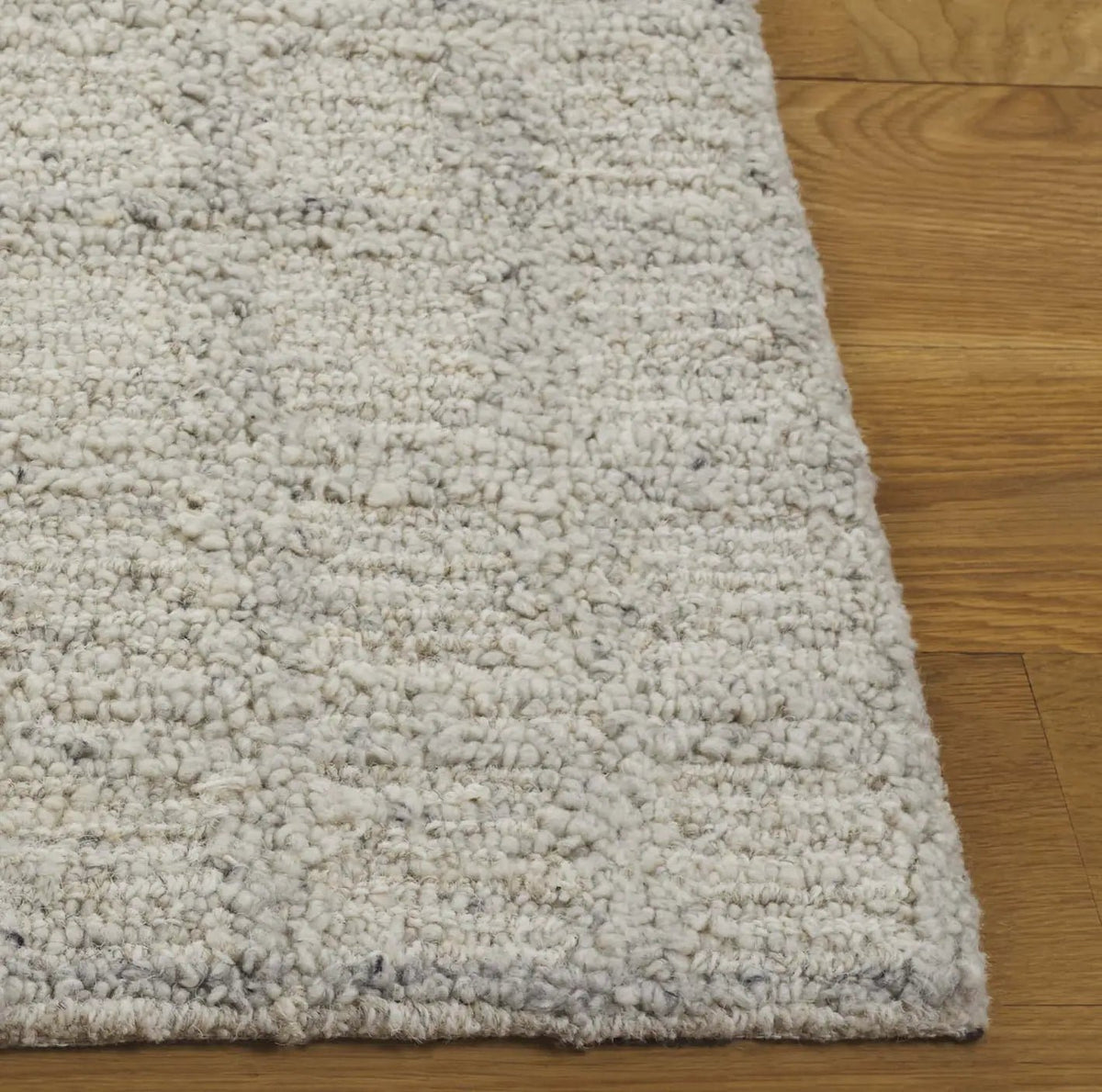 Safavieh Pine 4'-0" x 6'-0" Rug in Grey