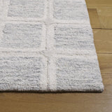 Safavieh Pine 4'-0" x 6'-0" Rug in Grey / Ivory