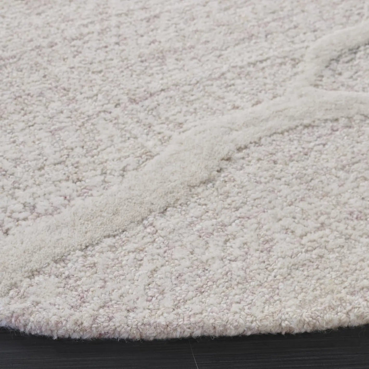 Safavieh Pine 6'-0" x 6'-0" Rug in Pink / Ivory