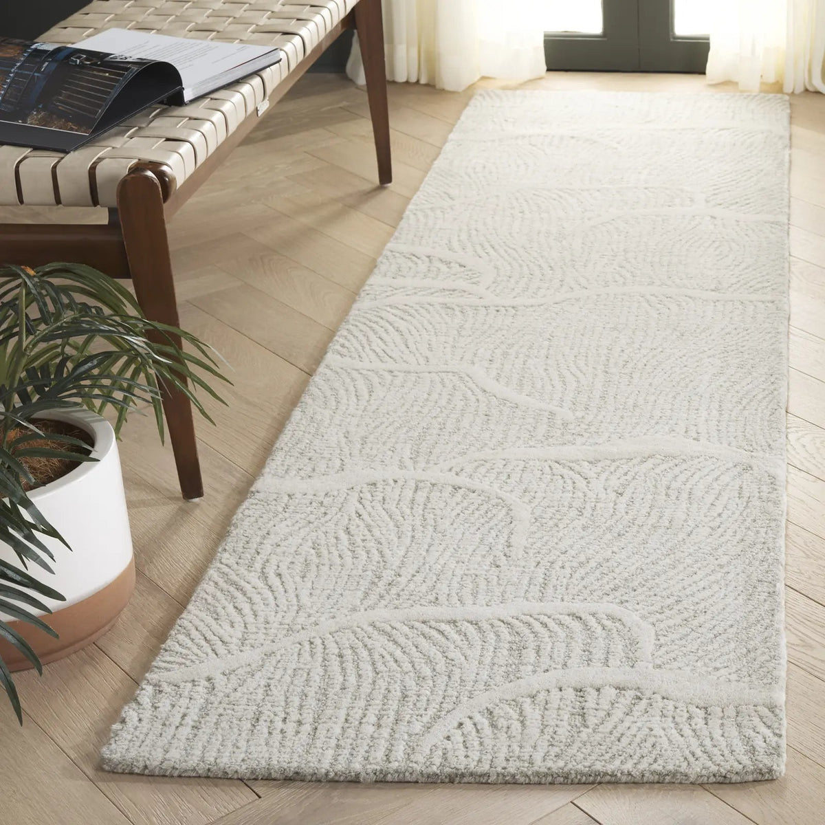 Safavieh Pine 2'-3" x 8'-0" Rug in Sage Green / Ivory