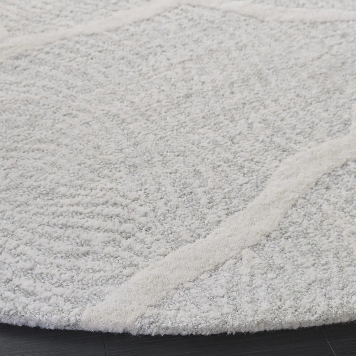 Safavieh Pine 6'-0" x 6'-0" Rug in Sage Green / Ivory