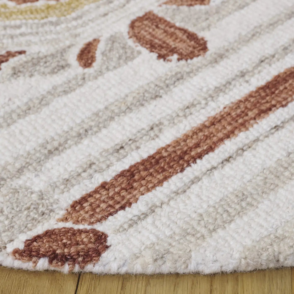 Safavieh Pine 6'-0" x 6'-0" Rug in Beige / Gold