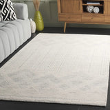 Safavieh Pine 4'-0" x 6'-0" Rug in Light Grey / Ivory