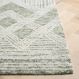Safavieh Pine 4'-0" x 6'-0" Rug in Sage / Ivory