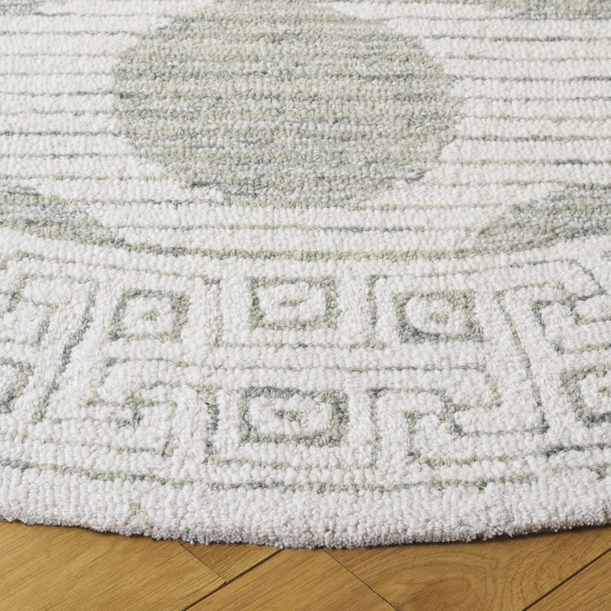 Safavieh Pine 6'-0" x 6'-0" Rug in Sage / Ivory