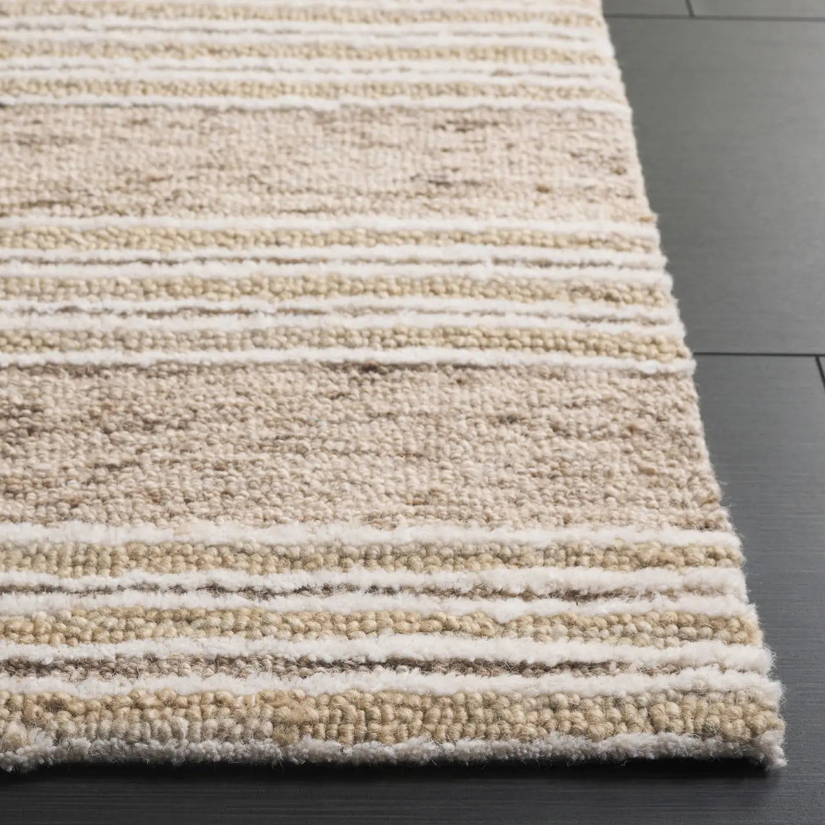 Safavieh Pine 4'-0" x 6'-0" Rug in Ivory / Taupe