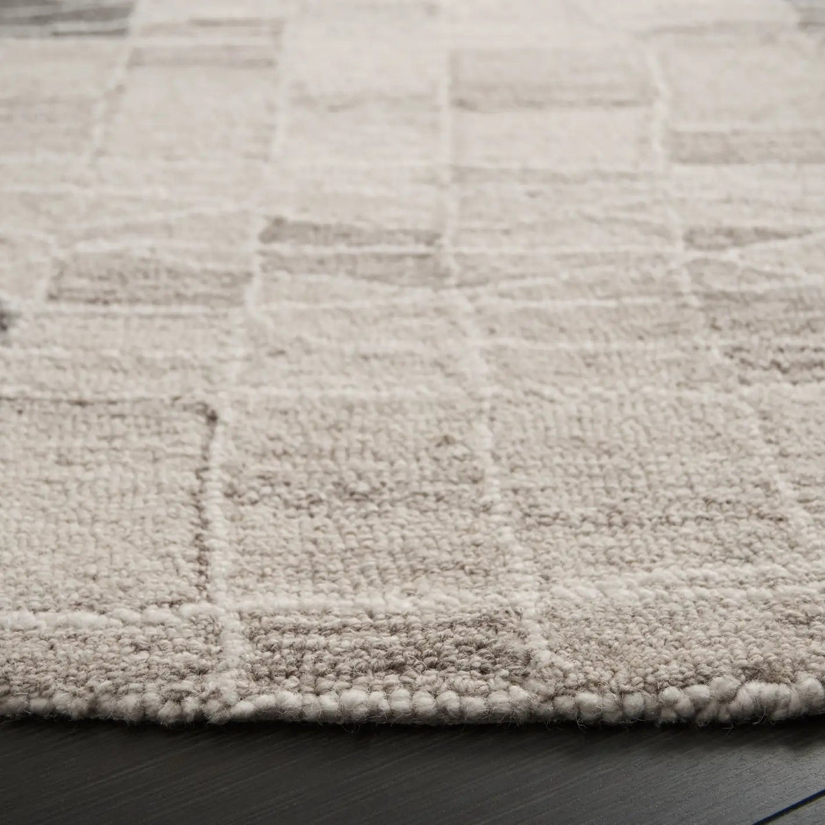Safavieh Pine 6'-0" x 6'-0" Rug in Ivory / Light Brown