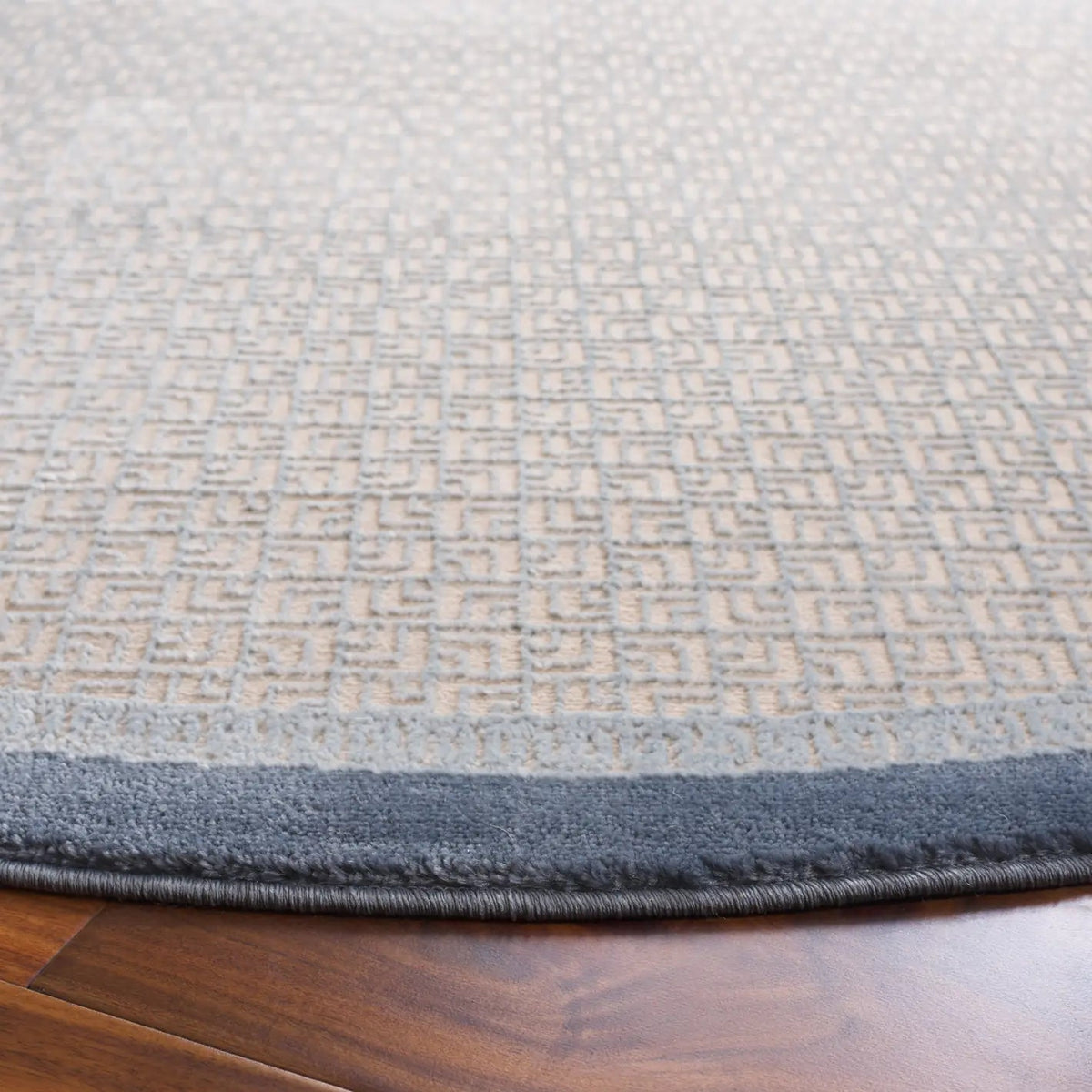Safavieh Prestige 6'-7" x 6'-7" Rug in Ivory / Blue