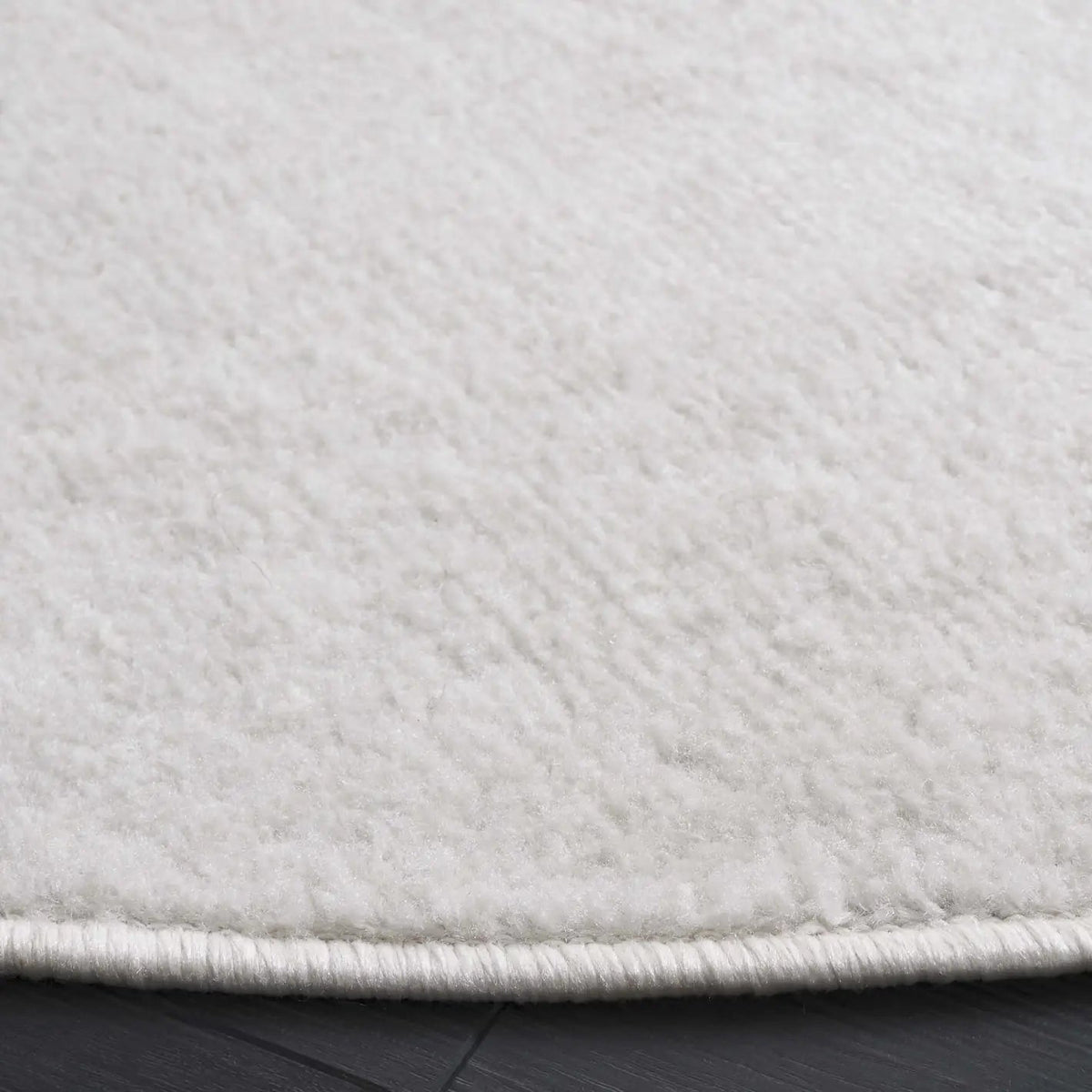 Safavieh Pyramid 6'-7" x 6'-7" Rug in Ivory / Grey