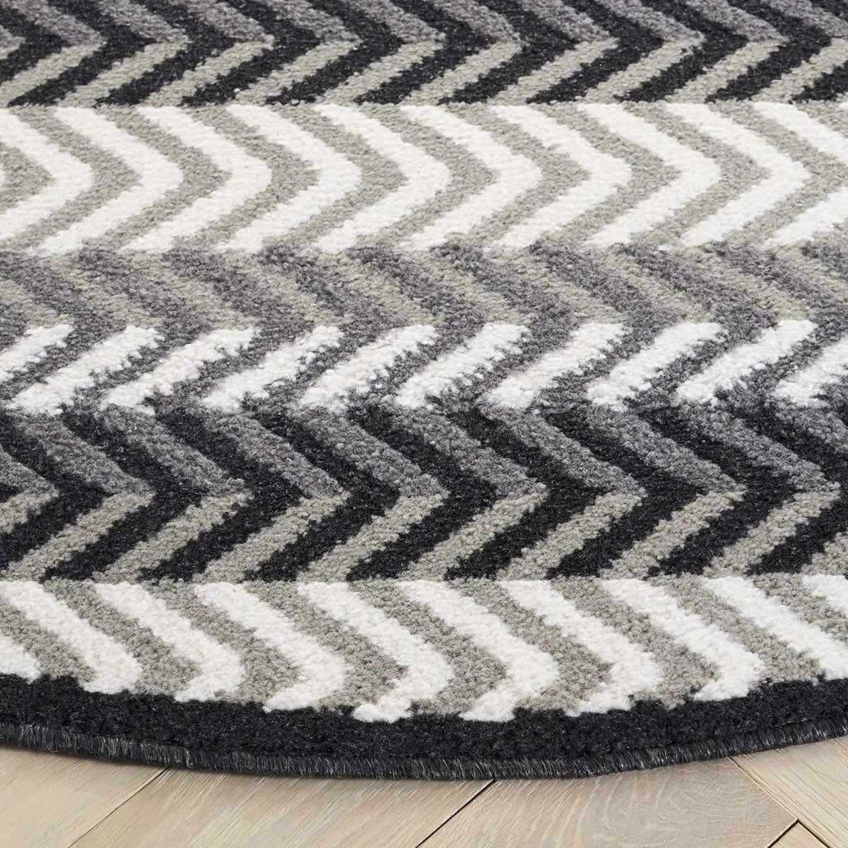 Safavieh Pyramid 6'-7" x 6'-7" Rug in Grey / Ivory Black