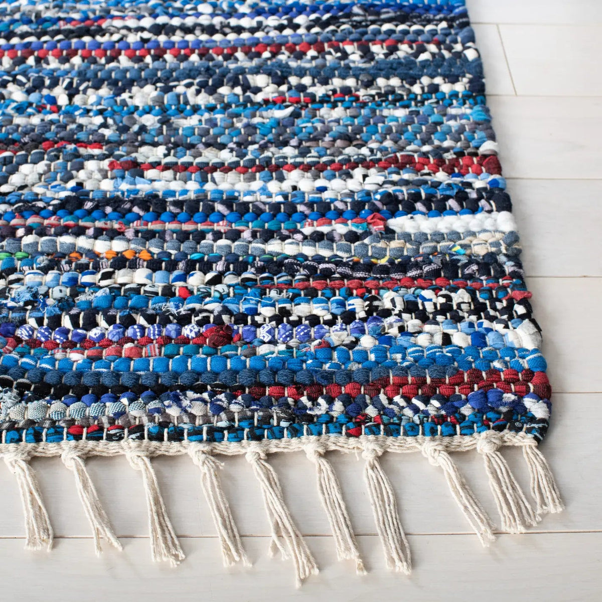 Safavieh Rag Rug 4'-0" x 6'-0" Rug in Blue / Multi