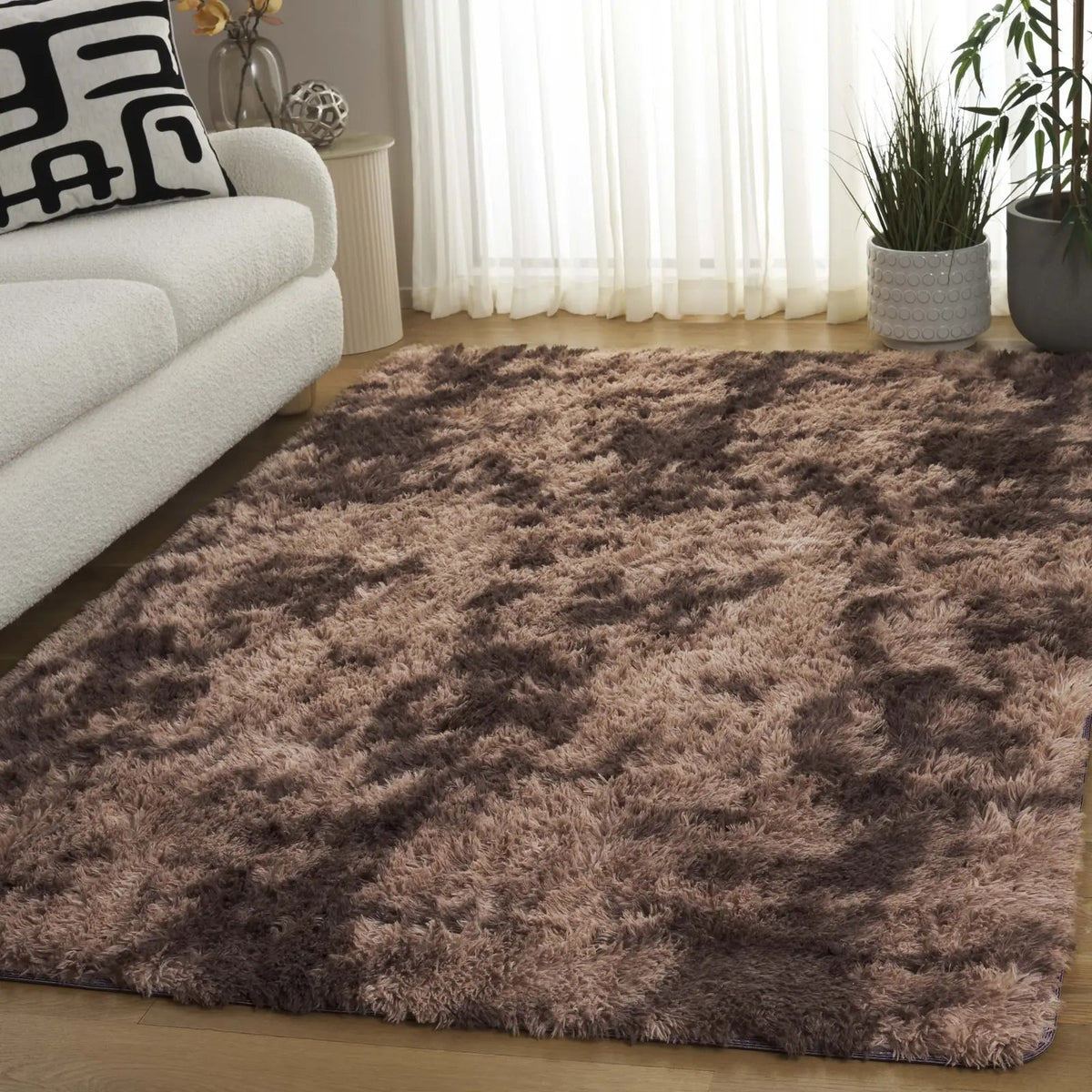 Safavieh Rainbow Shag 4'-0" x 6'-0" Rug in Brown