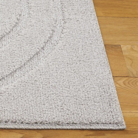 Safavieh Ramona 5'-3" x 7'-6" Rug in Light Grey