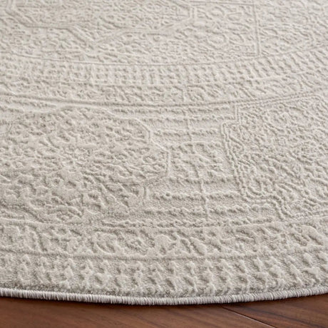 Safavieh Reflection 6'-7" x 6'-7" Rug in Ivory / White