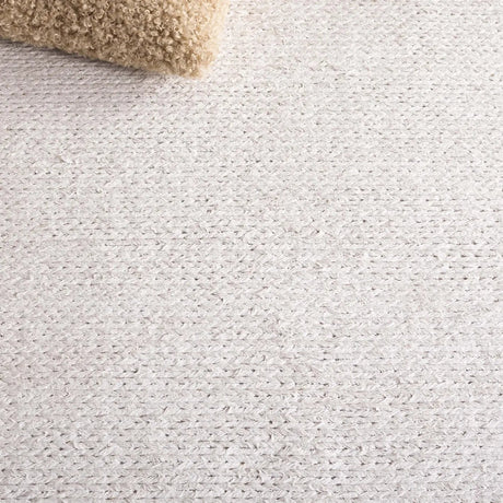 Safavieh Renewal 4'-0" x 6'-0" Rug in Ivory