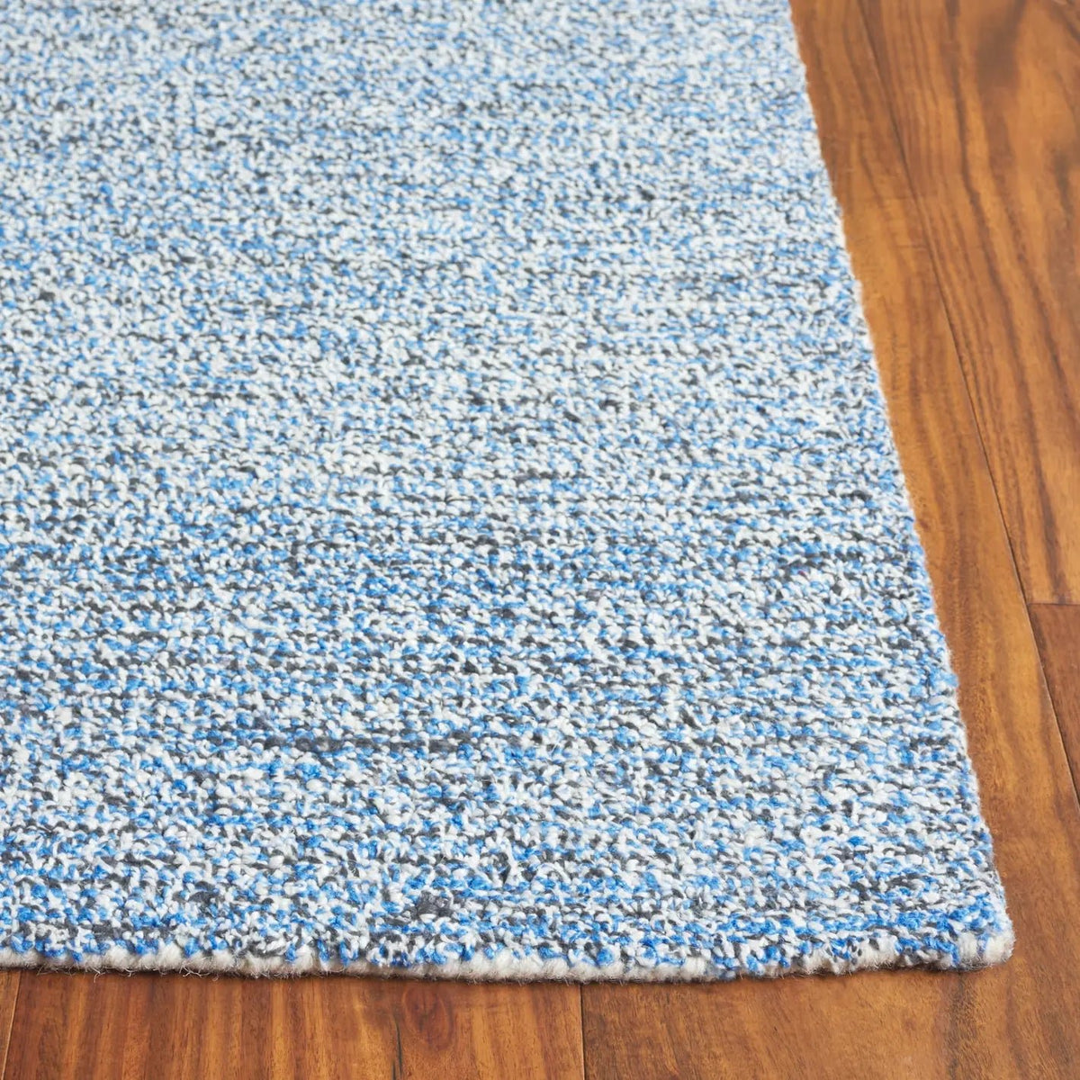 Safavieh Renewal 2'-3" x 8'-0" Rug in Black / Ivory