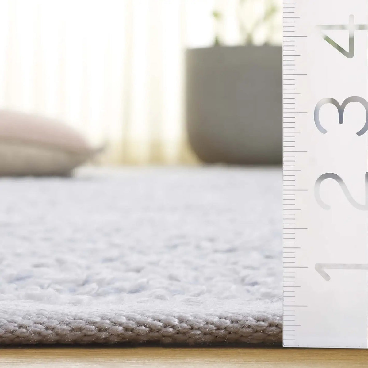 Safavieh Renewal 4'-0" x 6'-0" Rug in Blue / Ivory