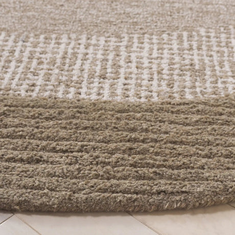 Safavieh Renewal 6'-0" x 6'-0" Rug in Brown / Ivory