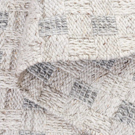 Safavieh Renewal 4'-0" x 6'-0" Rug in Grey